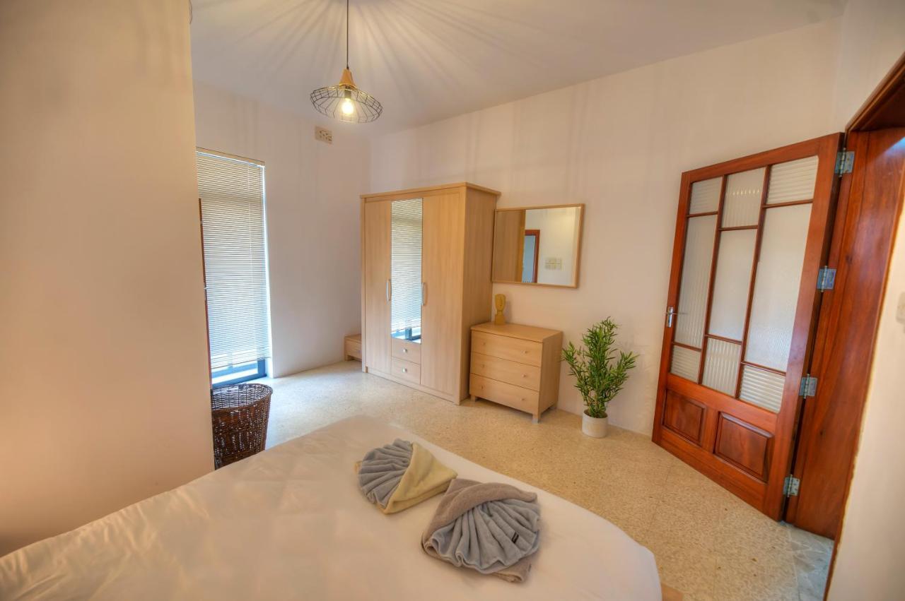 Enormous 3Bedrooms Seafront With Balcony Pdeh1-1 Sliema Exterior photo